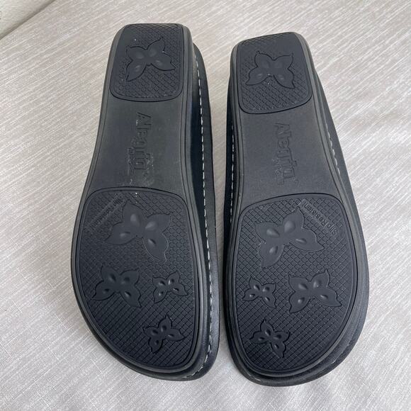 Alegria Debra Slip On Shoes Women 41 Black Floral Embossed Leather Comfort Work - Picture 5 of 9